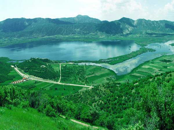 سفری به دریاچه زیبا و رویایی زریوار کردستان + عکس 2 دریاچه زریوار مریوان