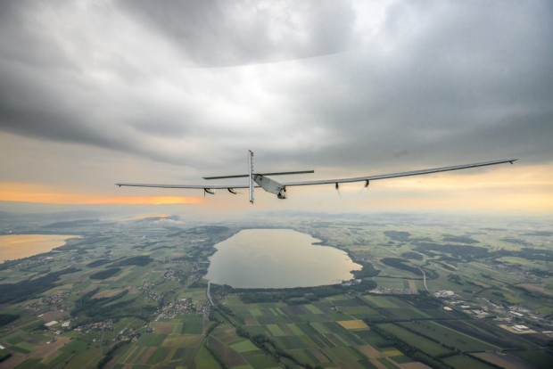 هواپیمای خورشیدی Solar Impulse 2 و سفر بدون توقف به دور دنیا ؟ 7 Solar Impulse mhianpost 1