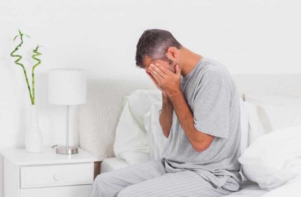 علائمی که نشان دهنده بیماری های کبدی است ؟ 11 علائم و نشان های بیماری کبدی