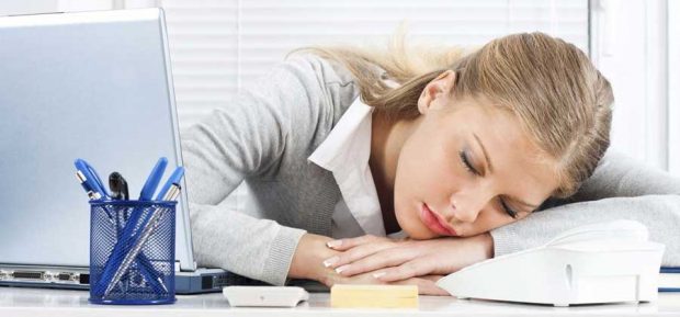 علائمی که نشان دهنده بیماری های کبدی است ؟ 3 علائم و نشان های بیماری کبدی