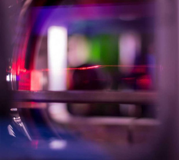 ساخت کوچک ترین آینه جهان در دانشگاه ماری کورری فرانسه 2 ساخت کوچک ترین آینه جهان در دانشگاه ماری کورری فرانسه