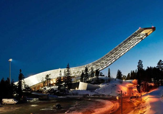 ورزش های زمستانی بر روی ساختمان هایی با معماری عجیب ! 2 ساختمان هایی که می توانید روی آنها ورزش های زمستانی انجام دهید