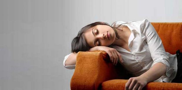 احساس خستگی چرا در بعضی از افراد همیشگی است ؟ 2 احساس خستگی