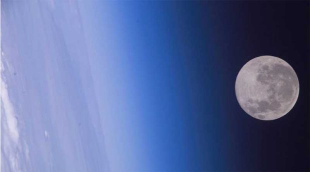 ارسال اکسیژن از جو زمین به سمت ماه