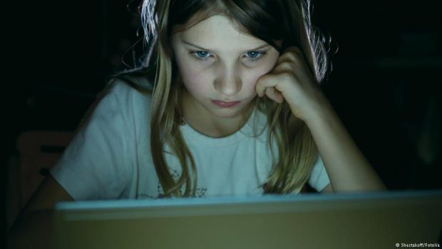 خطرهای شبکه‌ های اجتماعی