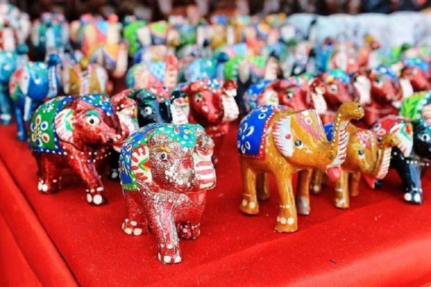 معروف ترین سوغاتی های کشورهای مختلف جهان را بشناسید 20 معروف ترین سوغاتی های کشورهای مختلف