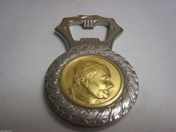 معروف ترین سوغاتی های کشورهای مختلف جهان را بشناسید 12 معروف ترین سوغاتی های کشورهای مختلف