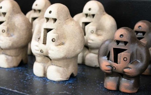 معروف ترین سوغاتی های کشورهای مختلف جهان را بشناسید 16 معروف ترین سوغاتی های کشورهای مختلف