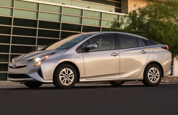 تویوتا پریوس کم مصرف ترین خودرو داخل کشور چقدر مصرف بنزین دارد ؟ 2 تویوتا پریوس کم مصرف ترین خودرو داخل