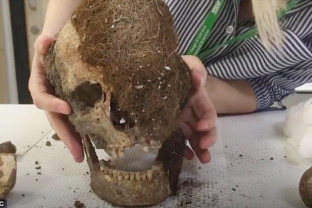 جمجمه خندان 3 هزار ساله ای در نورث آمبرلند انگلیس کشف شد + عکس 3 جمجمه خندان