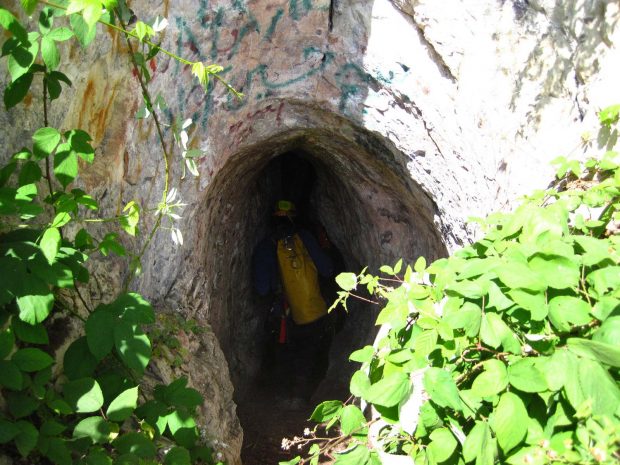 غار سم یکی از عمیق ترین غارهای شگفت انگیز ایران به روایت تصویر 3 غار سم