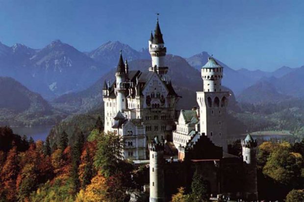 زیباترین قصرهای جهان را تماشا کنید 9 زیباترین قصرهای جهان