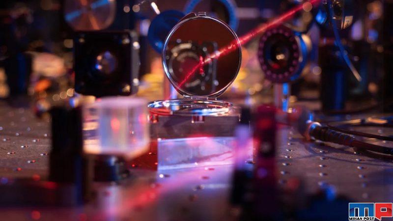 نازکترین آینه جهان با قطری کمتر از یک تار مو ساخته شد 12 نازکترین آینه جهان