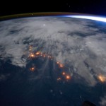 رعد و برق از نگاه فرا زمینی ها+عکس 3 رعد و برق از نگاه فرا زمینی ها+عکس2