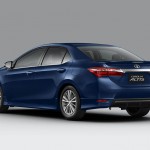 نگاهی کامل به خودرو زیبا و مدرن تویوتا کرولای ۲۰۱۴ + عکس 6 toyota corolla altis 2014 03