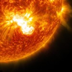 ناسا بزرگترین جرقه خورشیدی سال ۲۰۱۴ را ثبت کرد + عکس و ویدیو 6 giant sunspot major solar flare oct24 2014 close up