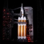 orion spacecraft rocket delta IV 4 NASA floodlights dark night br2