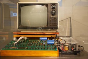 Apple ۱