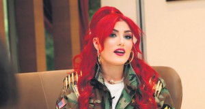 هلی لوو خواننده کرد