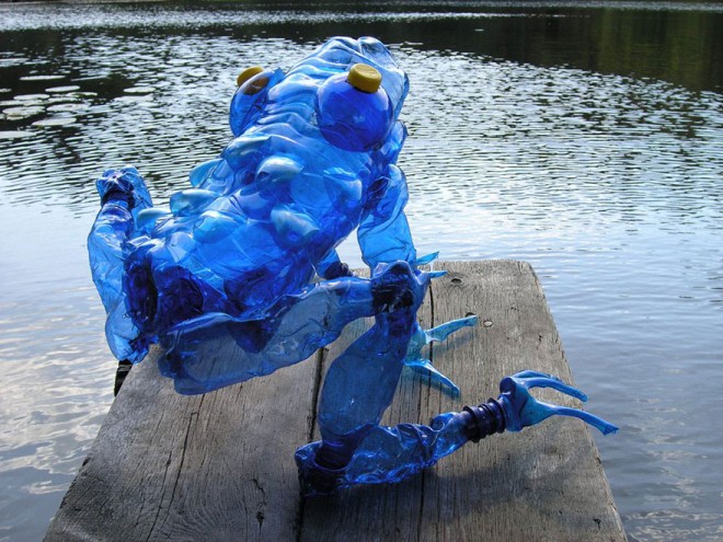 plastic bottle sculpture recycle art veronika mihanpost 3