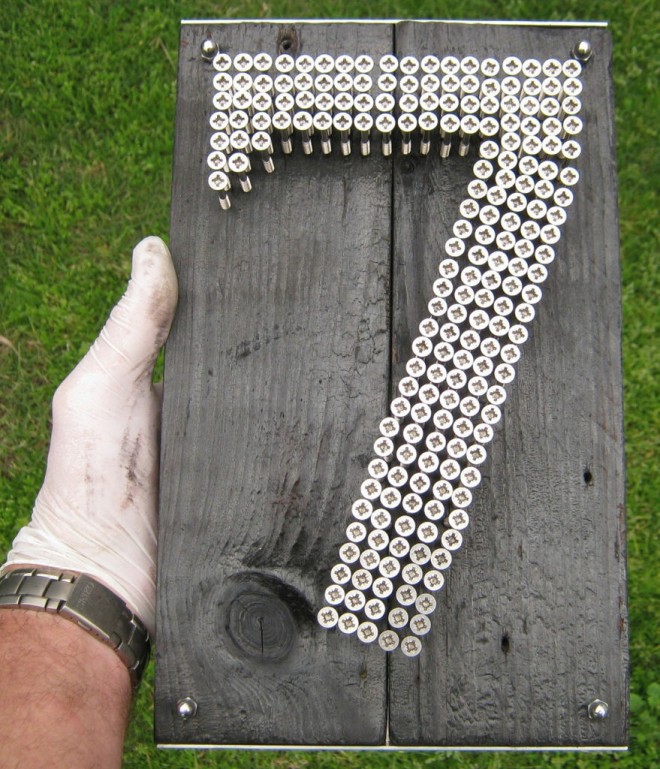 ساخت خلاقانه و جالب پلاک ساختمان با پیچ و تخته + عکس 10 ساخت پلاک ساختمان با پیچ تخته