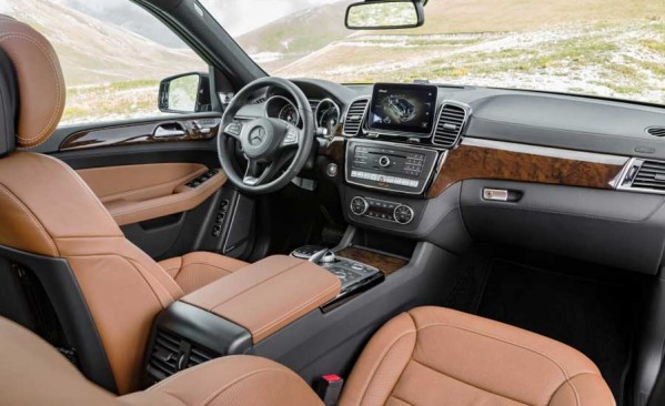 نگاهی به خودرو مدرن و دیدنی مرسدس بنز GLS مدل ۲۰۱۷ + عکس 33 2017 Mercedes AMG GLS 11