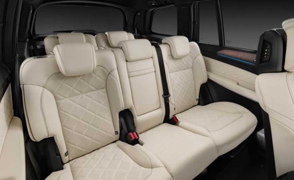 نگاهی به خودرو مدرن و دیدنی مرسدس بنز GLS مدل ۲۰۱۷ + عکس 36 2017 Mercedes AMG GLS 16