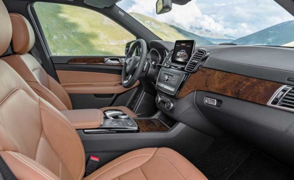 نگاهی به خودرو مدرن و دیدنی مرسدس بنز GLS مدل ۲۰۱۷ + عکس 34 2017 Mercedes AMG GLS 17