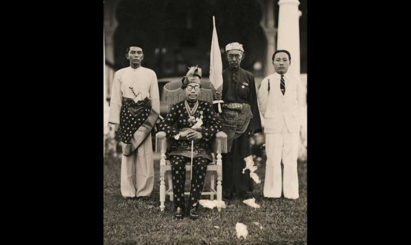 نگاهی به زندگی پر زرق و برق سلطان ثروتمند برونئی + عکس 3 Brunei 3