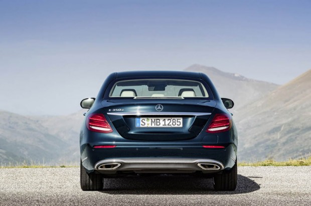 2017 Mercedes Benz E Class 9