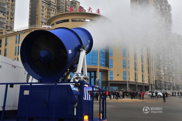 Chinese cities are using this “mist cannon” to shoot 5