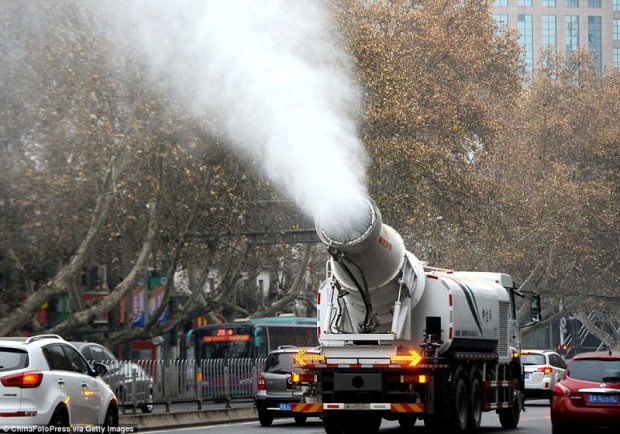 Chinese cities are using this “mist cannon” to shoot 7