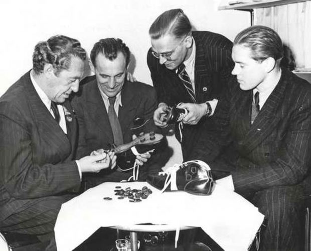 کفش هایی که سرنوشت فوتبال را تغییر داد ؟ 11 Adolf Dassler 11