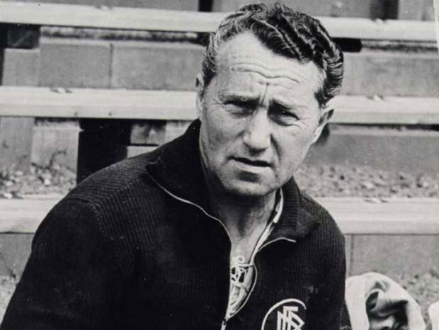 کفش هایی که سرنوشت فوتبال را تغییر داد ؟ 4 Adolf Dassler 3