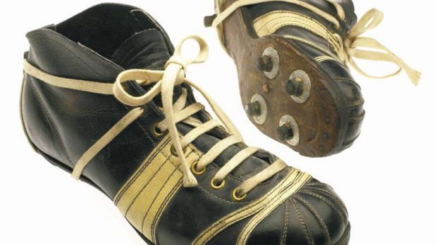 کفش هایی که سرنوشت فوتبال را تغییر داد ؟ 8 Adolf Dassler 7