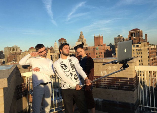 MacBook Selfie mihanpost 1