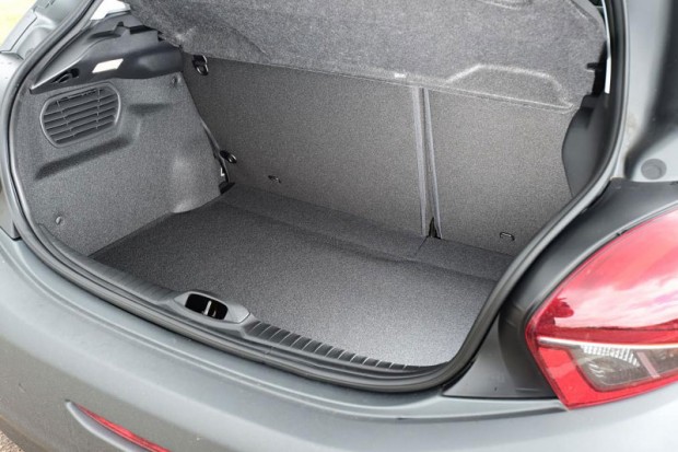 Peugeot 208 BlueHDi mihanpost 2