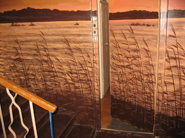 دیوارهای آپارتمان بوم نقاشی هنرمند روسی شد + عکس 4 دیوارهای آپارتمان بوم نقاشی