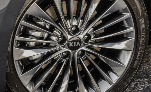 کمپانی کیا از خودرو کادنزا مدل ۲۰۱۷ خود رونمایی کرد + عکس 9 2017 kia cadenza mihanpost 8