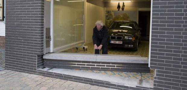 ساخت پارکینگ غیر مجاز و خلاقانه توسط یک مرد بلژیکی + عکس 5 Garage fun 11