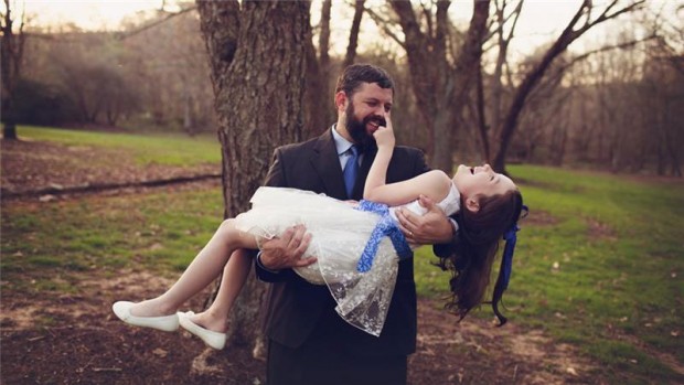 مرد آمریکایی دخترش را ملکه صحرای بی صاحب بئر طویل کرد ؟! 4 Queen of the Desert American girl 4