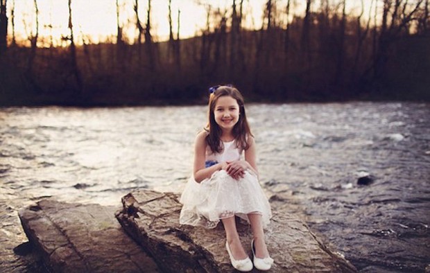 مرد آمریکایی دخترش را ملکه صحرای بی صاحب بئر طویل کرد ؟! 2 Queen of the Desert American girl 5