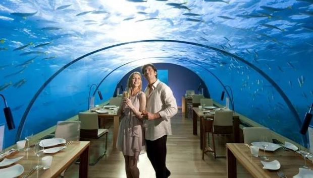 سفری به بزرگترین رستوران زیرآبی جهان در مالدیو + عکس 7 World’s Largest Underwater Restaurant En Route to Maldives mihanpost 2