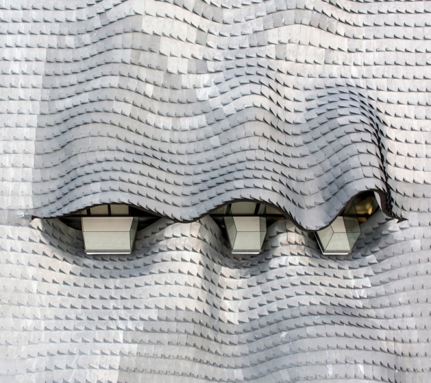 معماری دیدنی اقامتگاهی فلزی در دل صخرههای سواحل مدیترانه + عکس 6 gilbartolome architects house on the cliff granada mihanbana 4