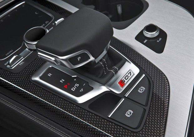 آئودی SQ7 دیزلی شاسی بلندی با توربوشارژر الکتریکی 14 آئودی SQ7 13