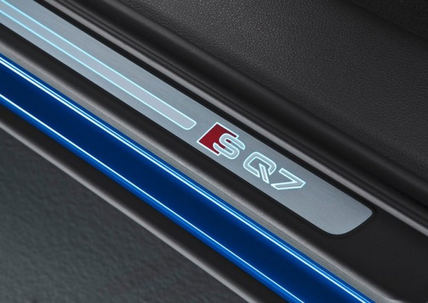 آئودی SQ7 دیزلی شاسی بلندی با توربوشارژر الکتریکی 11 آئودی SQ7 8