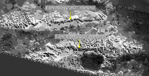 رصد بلندترین قله قمر تایتان توسط فضاپیمای کاسینی