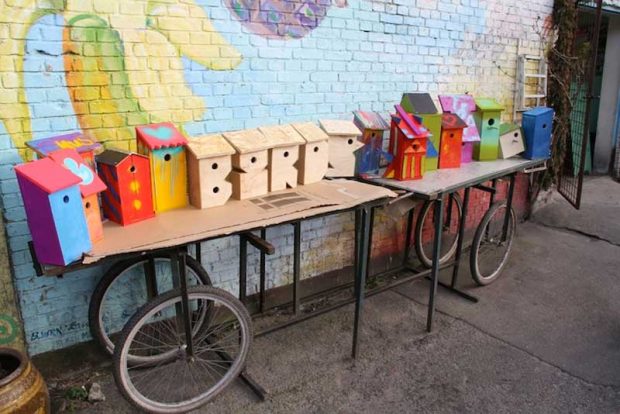 لانه پرندگان توماس وینتر، ابتکاری برای ماندن پرندگان در شهر ؟ 5 Happy Birdhouses mihanpost 12