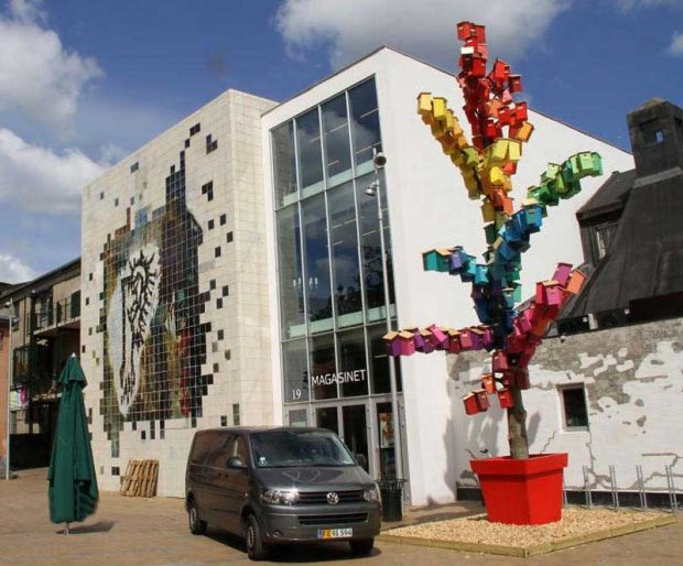 لانه پرندگان توماس وینتر، ابتکاری برای ماندن پرندگان در شهر ؟ 16 لانه پرندگان