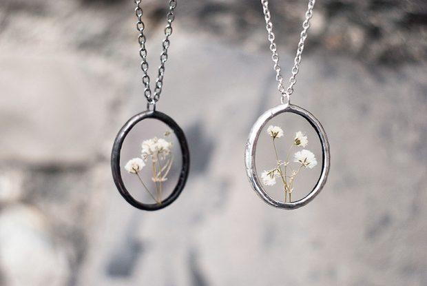 جواهرات شیشه‌ای هنرمند روسی